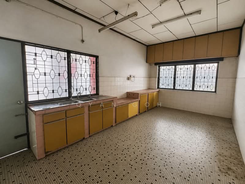 Semi-Detached House for Sale in Island Park (Jelutong) - Qyan Goh - Kitchen - PropertyGuru.com.my