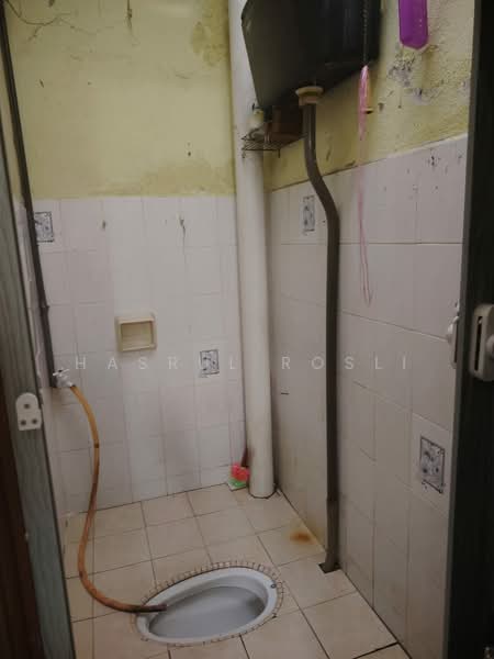 Semi-Detached House for Sale in Lunas (Kedah) - Hasrul Rosli - Bathroom - PropertyGuru.com.my