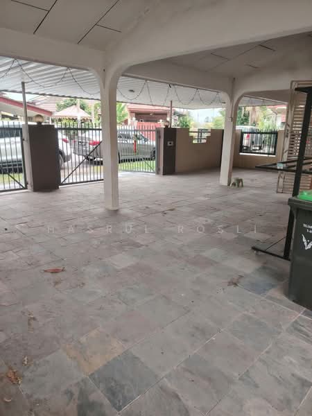 Semi-Detached House for Sale in Lunas (Kedah) - Hasrul Rosli - Car Park - PropertyGuru.com.my