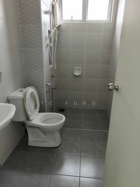 Apartment for Rent at Austin Suites (Permata Austin) - YC Fung - Bathroom - PropertyGuru.com.my