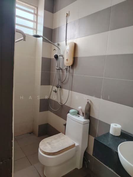 Semi-Detached House for Sale in Taman Wira Indah (Sungai Petani) - Hasrul Rosli - Bathroom - PropertyGuru.com.my