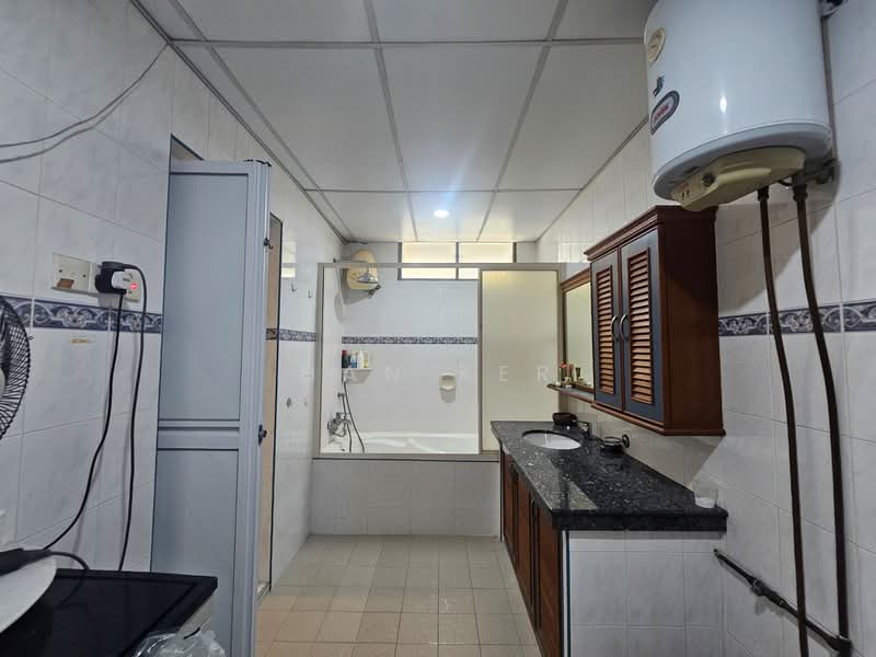 Apartment for Sale at Desa Permai Indah Apartment - Han Ker - Bathroom - PropertyGuru.com.my