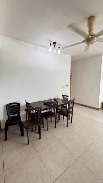 Kondominium untuk Dijual di Savanna Condominium - Yen Lim - Dining Room - PropertyGuru.com.my
