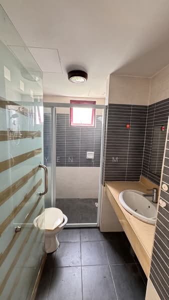 Kondominium untuk Dijual di Savanna Condominium - Yen Lim - Bathroom - PropertyGuru.com.my