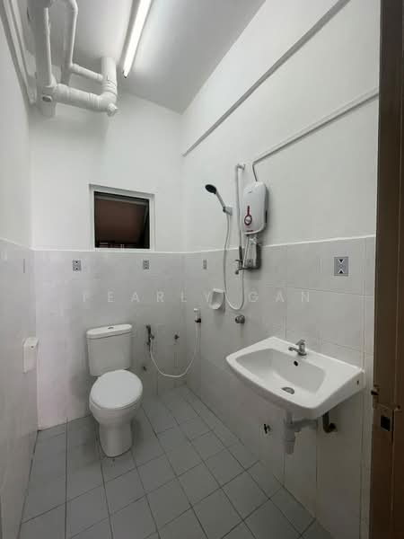 Condominium for Rent at Ridzuan Condominium - Pearly Gan - Bathroom - PropertyGuru.com.my