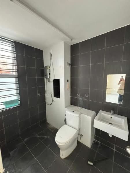 Rumah Teres 2 Tingkat untuk Disewa di Masai (Johor) - YC Fung - Bathroom - PropertyGuru.com.my