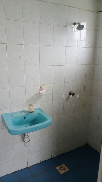 Pangsapuri untuk Dijual di Sri Camellia - Kenny See - Bathroom - PropertyGuru.com.my