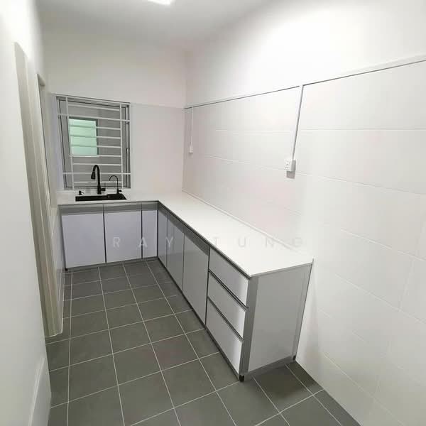 Servis Apartment untuk Disewa di Residensi Taman Pelangi Indah - Ray Tung - Kitchen - PropertyGuru.com.my
