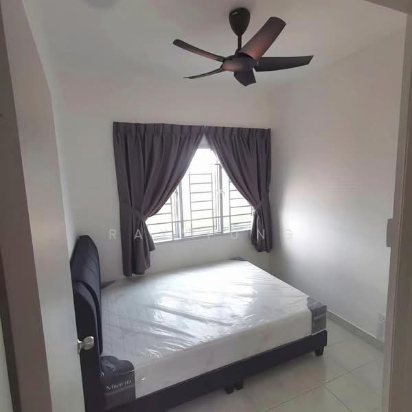 Servis Apartment untuk Disewa di Residensi Taman Pelangi Indah - Ray Tung - Bedroom - PropertyGuru.com.my