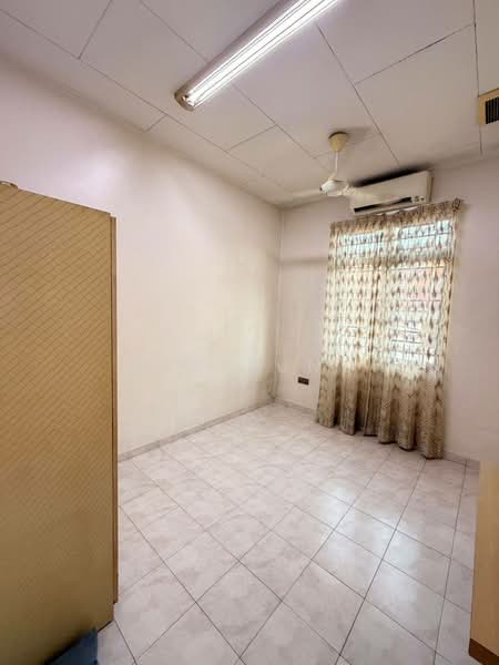 2-storey Terraced House for Rent in Taman Austin Perdana (Tebrau) - Ray Tung - Interior - PropertyGuru.com.my