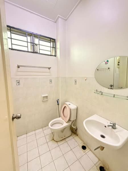 2-storey Terraced House for Rent in Taman Austin Perdana (Tebrau) - Ray Tung - Bathroom - PropertyGuru.com.my