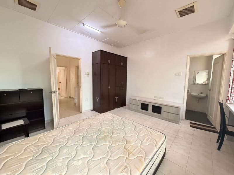 2-storey Terraced House for Rent in Taman Austin Perdana (Tebrau) - Ray Tung - Bedroom - PropertyGuru.com.my