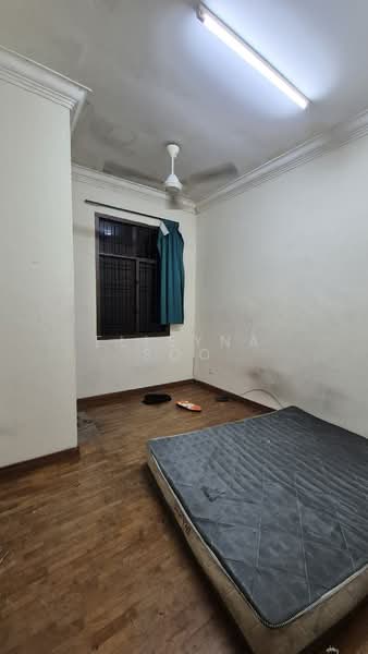 Rumah Teres 2 Tingkat untuk Disewa di Taman Dato' Chellam (Ulu Tiram) - Elleyna Soo - Bedroom - PropertyGuru.com.my