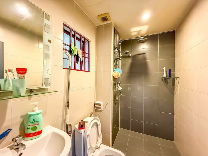 2-storey Terraced House for Sale in Seksyen 7 (Shah Alam) - Ilman Nahri - Bathroom - PropertyGuru.com.my