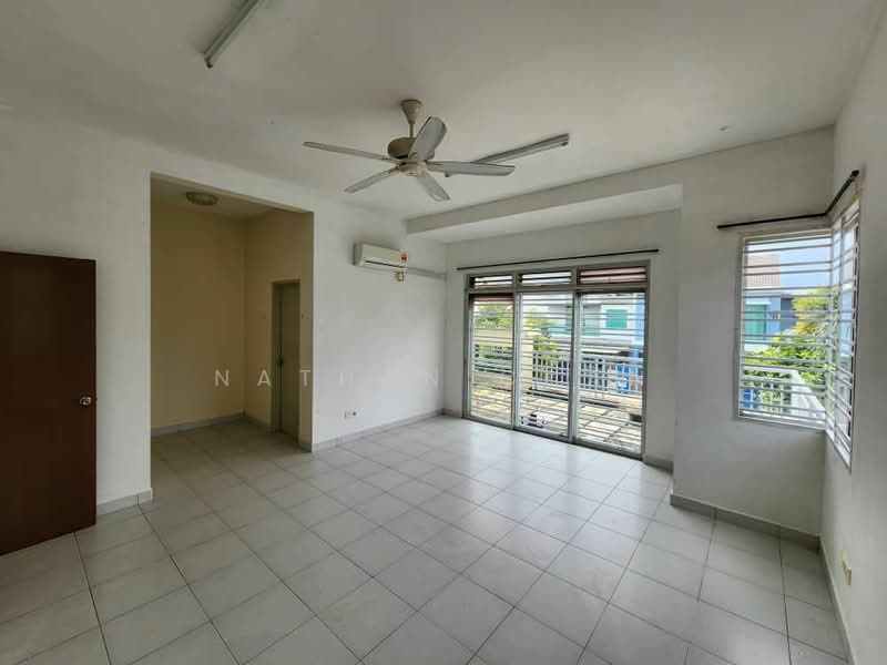 Cluster House for Sale in Bandar Seri Alam (Masai) - Nathan Chan - Living Room - PropertyGuru.com.my