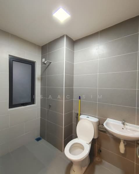 Servis Apartment untuk Disewa di Kiara Plaza - Isaac Sim - Bathroom - PropertyGuru.com.my