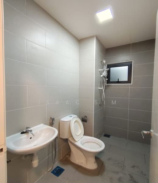 Servis Apartment untuk Disewa di Kiara Plaza - Isaac Sim - Bathroom - PropertyGuru.com.my