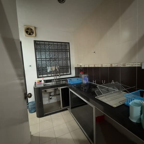2-storey Terraced House for Rent in Johor Bahru (Johor) - Fennie Chua - Kitchen - PropertyGuru.com.my