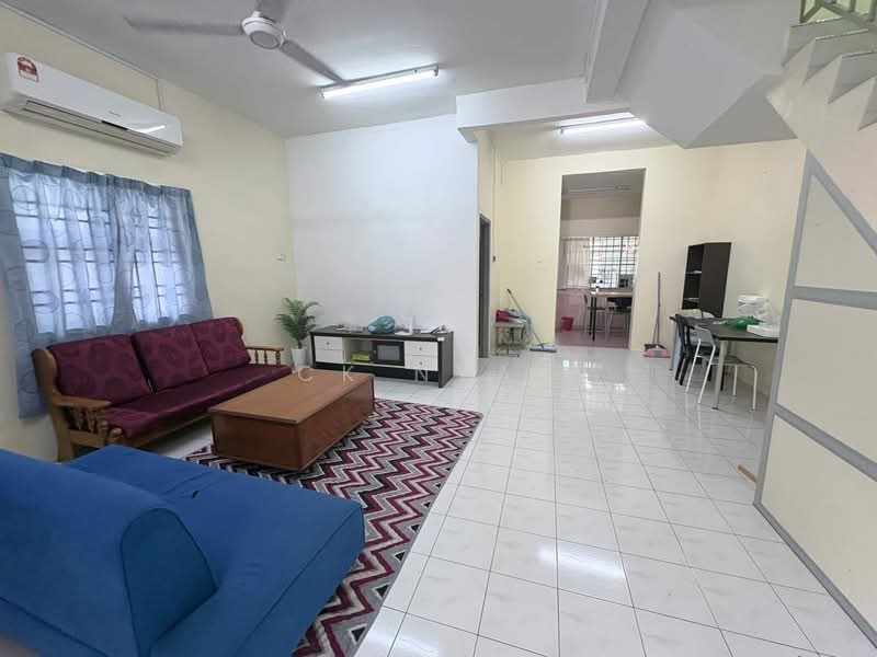 Rumah Teres 2 Tingkat untuk Disewa di Ipoh (Perak) - Ck Nyau - Living Room - PropertyGuru.com.my