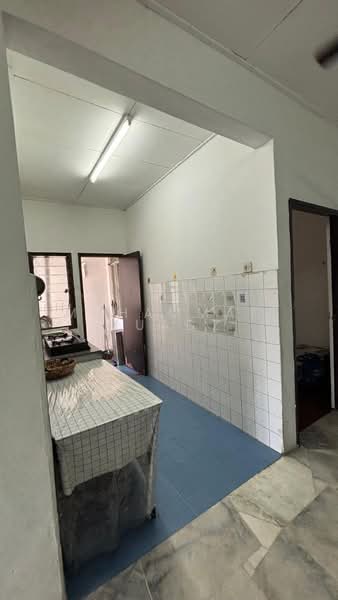 Pangsapuri untuk Dijual di Pangsapuri Seri Jasa - Muhammad Muadz - Kitchen - PropertyGuru.com.my