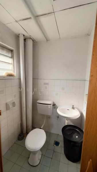 Pangsapuri untuk Dijual di Pangsapuri Seri Jasa - Muhammad Muadz - Bathroom - PropertyGuru.com.my