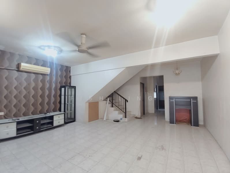 Rumah Teres 2 Tingkat untuk Dijual di Taman Idaman (Simpang Ampat) - Fish Ling - Living Room - PropertyGuru.com.my