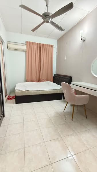 Rumah Teres 2 Tingkat untuk Dijual di Taman Idaman (Simpang Ampat) - Fish Ling - Bedroom - PropertyGuru.com.my