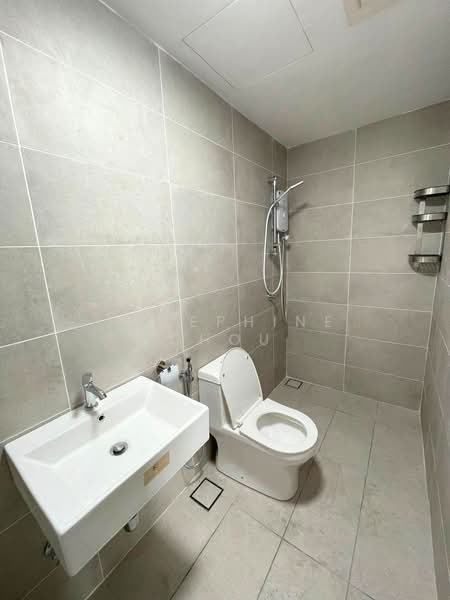 Servis Apartment untuk Disewa di The Glenz @ Glenmarie - Josephine Chou - Bathroom - PropertyGuru.com.my