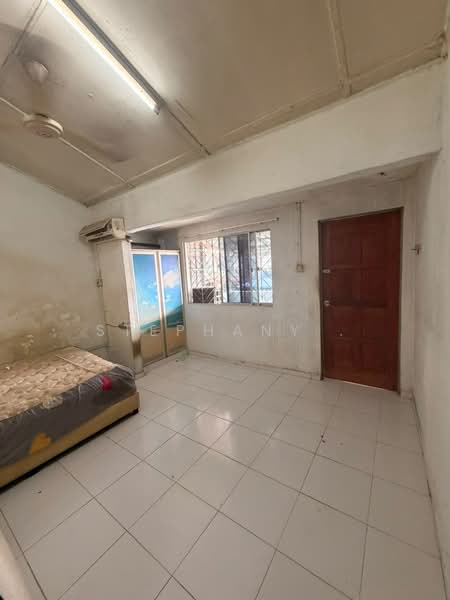 2-storey Terraced House for Sale in Taman Desa Cemerlang (Ulu Tiram) - Stephany . - Bedroom - PropertyGuru.com.my