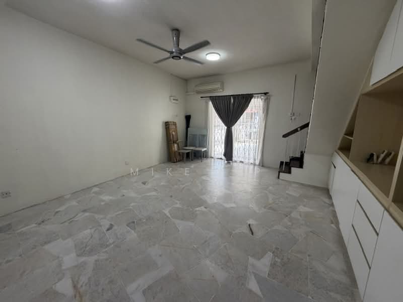 Rumah Teres 2 Tingkat untuk Dijual di Kampung Gombak Indah (Batu Caves) - Mike Yap - Living Room - PropertyGuru.com.my