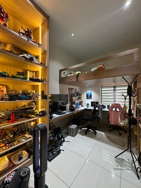 Cluster House for Sale in Taman Lagenda Putra (Kulai) - Nathan Chan - Study - PropertyGuru.com.my