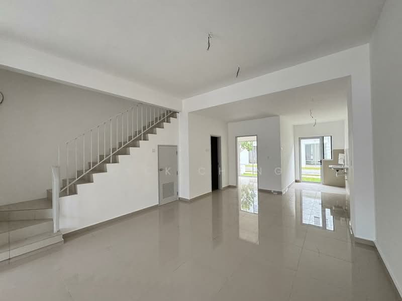 Rumah Teres 2 Tingkat untuk Dijual di Bandar Tasik Puteri (Rawang) - Jack Cheng - Living Room - PropertyGuru.com.my