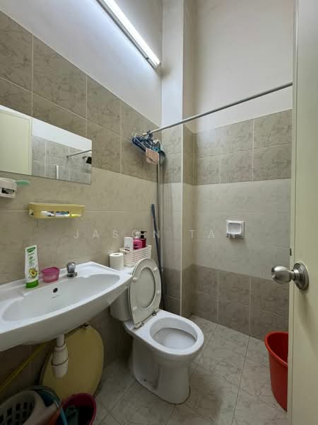 Rumah Teres 1 Tingkat untuk Dijual di Taman Setia Indah (Tebrau) - Jason Tan - Bathroom - PropertyGuru.com.my