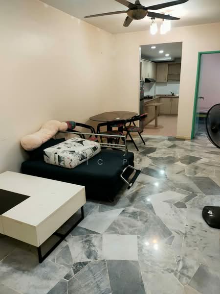 Pangsapuri untuk Disewa di Sri Intan 1 - Eric Per - Living Room - PropertyGuru.com.my