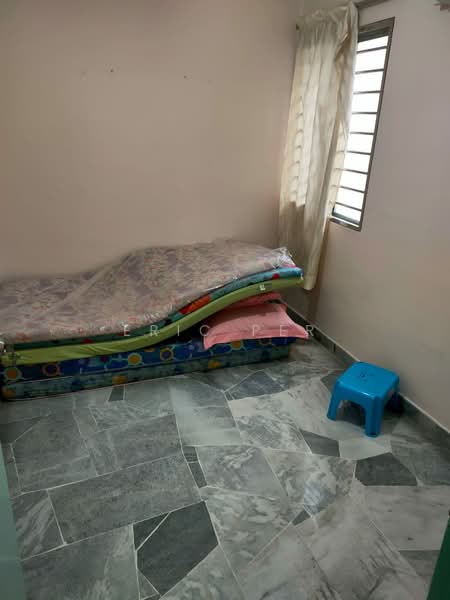 Pangsapuri untuk Disewa di Sri Intan 1 - Eric Per - Bedroom - PropertyGuru.com.my