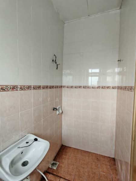 2.5-storey Terraced House for Sale in Taman Puncak Jalil (Seri Kembangan) - Bryan Cho - Bathroom - PropertyGuru.com.my