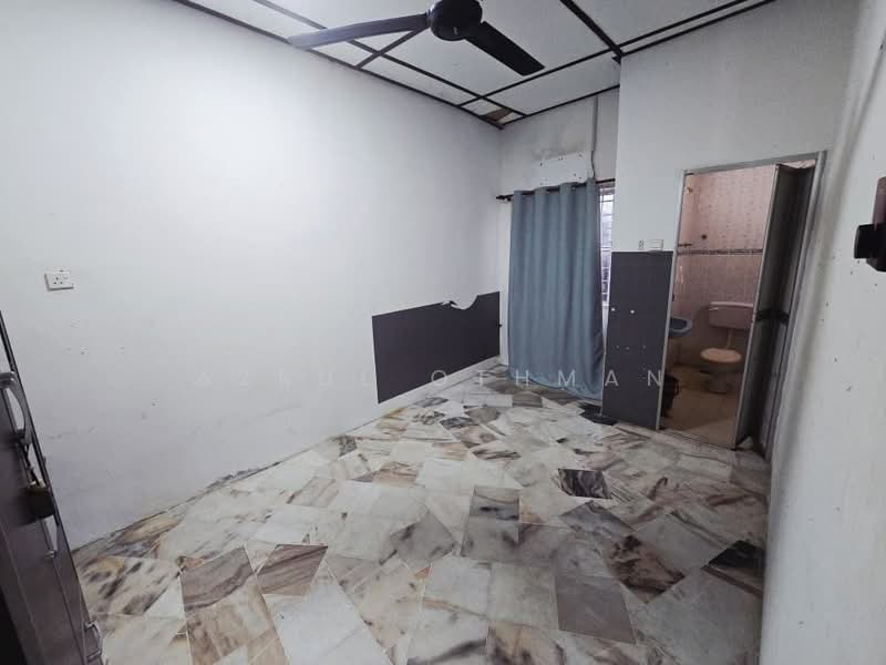 Semi-Detached House for Sale in Taman Rembau Utama (Rembau) - Azrul Othman - Bathroom - PropertyGuru.com.my