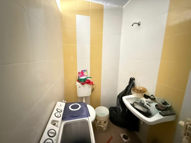 Semi-D Factory for Sale in Kawasan Perindustrian IGB (Ipoh) - Ainsley Thong - Bathroom - PropertyGuru.com.my