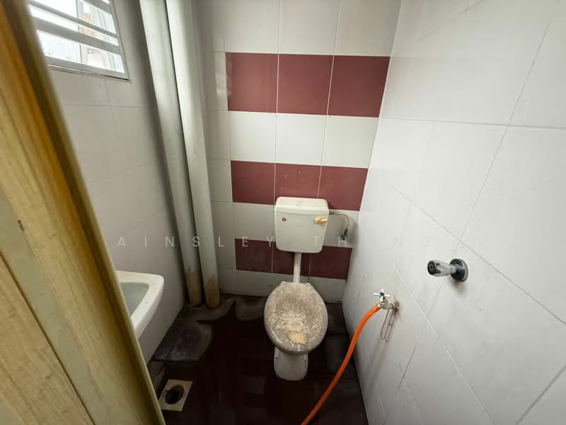 Semi-D Factory for Sale in Kawasan Perindustrian IGB (Ipoh) - Ainsley Thong - Bathroom - PropertyGuru.com.my