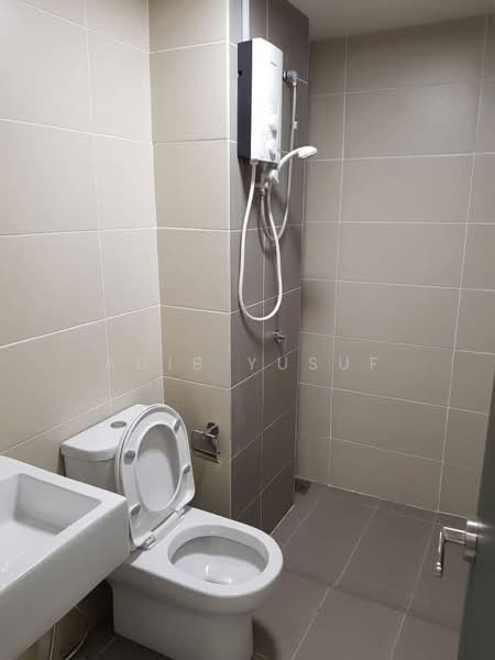 Servis Apartment untuk Disewa di Emira Residence - Adib Yusuf - Bathroom - PropertyGuru.com.my