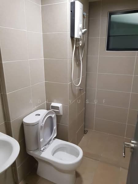 Servis Apartment untuk Disewa di Emira Residence - Adib Yusuf - Bathroom - PropertyGuru.com.my