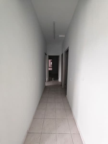 Condominium for Sale at Selat Horizon Condominium - Mei Yee Liu - Corridor - PropertyGuru.com.my