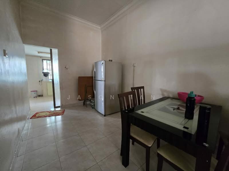 Rumah Teres 2 Tingkat untuk Dijual di Taman Puteri Wangsa (Ulu Tiram) - Jason Tan - Kitchen - PropertyGuru.com.my