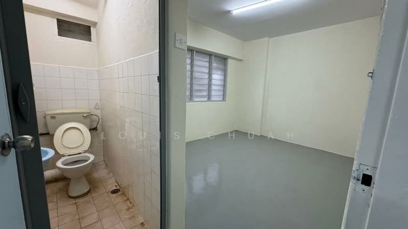 Pangsapuri untuk Disewa di Taman Seri Hijau - Louis Chuah - Bathroom - PropertyGuru.com.my