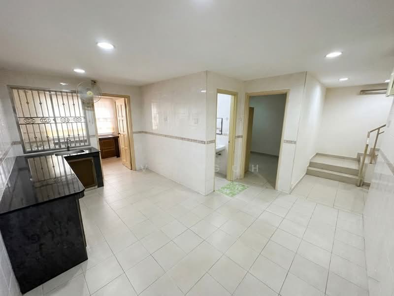 2.5-storey Terraced House for Sale in Taman Meranti Jaya (Puchong) - Evan Goh - Kitchen - PropertyGuru.com.my