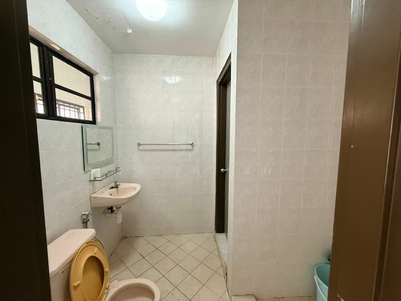 2-storey Terraced House for Sale in Taman Desa Tebrau (Tebrau) - Jason Tan - Bathroom - PropertyGuru.com.my