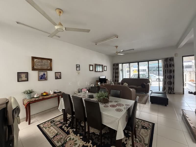 2-storey Terraced House for Sale in Shah Alam (Selangor) - Ken Lai - Living Room - PropertyGuru.com.my