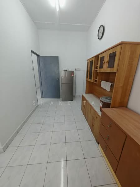Rumah Teres untuk Dijual di Taman Arowana Indah (Rasah) - Shane Tan - Kitchen - PropertyGuru.com.my