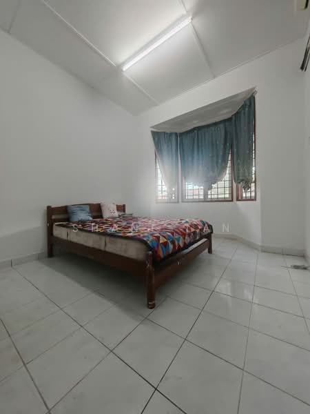Rumah Teres untuk Dijual di Taman Arowana Indah (Rasah) - Shane Tan - Bedroom - PropertyGuru.com.my
