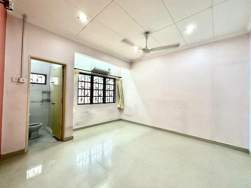 Rumah Teres untuk Dijual di Cheras (Selangor) - Mahirah . - Living Room - PropertyGuru.com.my